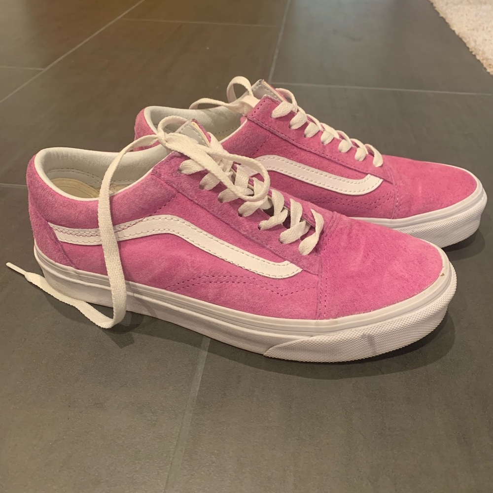 Women’s Vans Old Skool Suede Low Top Sneaker - 7.5